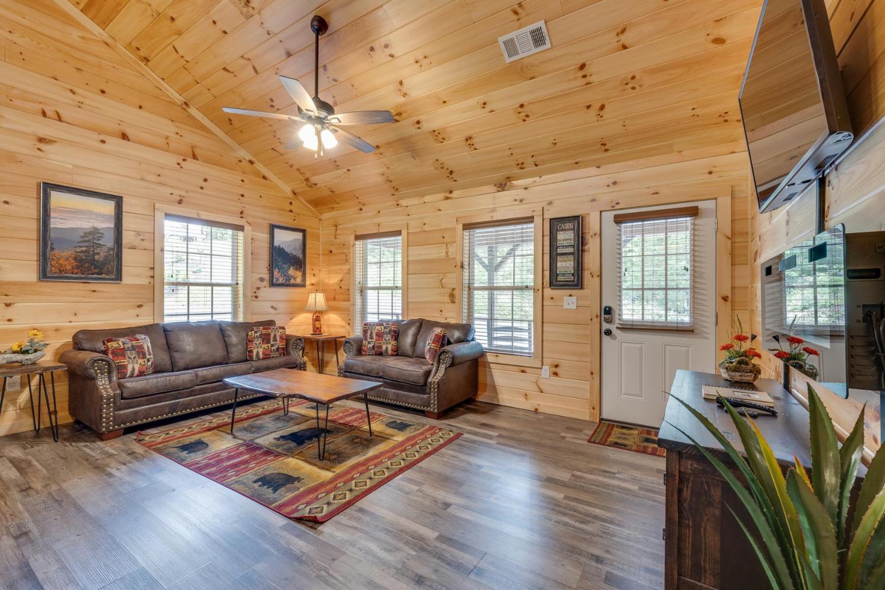 Bear Clubhouse Hot Tub, 1Mile From The Parkway, 900 In Free Tickets! Villa Pigeon Forge Exteriör bild